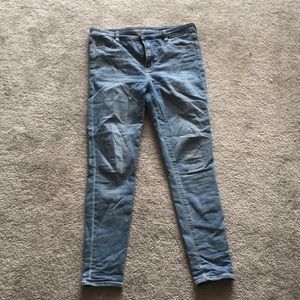 AEO Medium Wash Super Hi-Rise Jegging